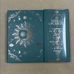Green and Gold Weekly Organizer